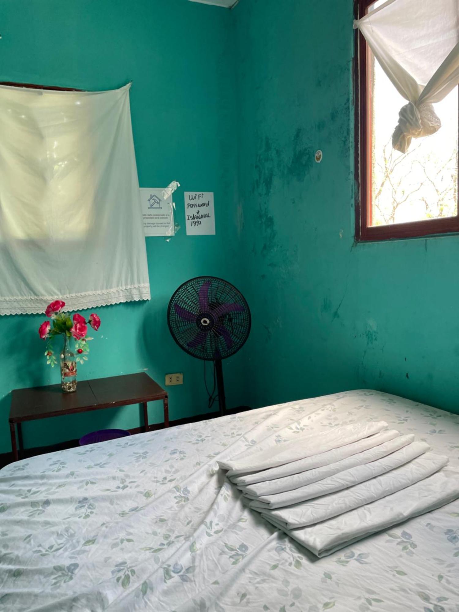 Hostal Isla Natal Мойогалпа Екстер'єр фото