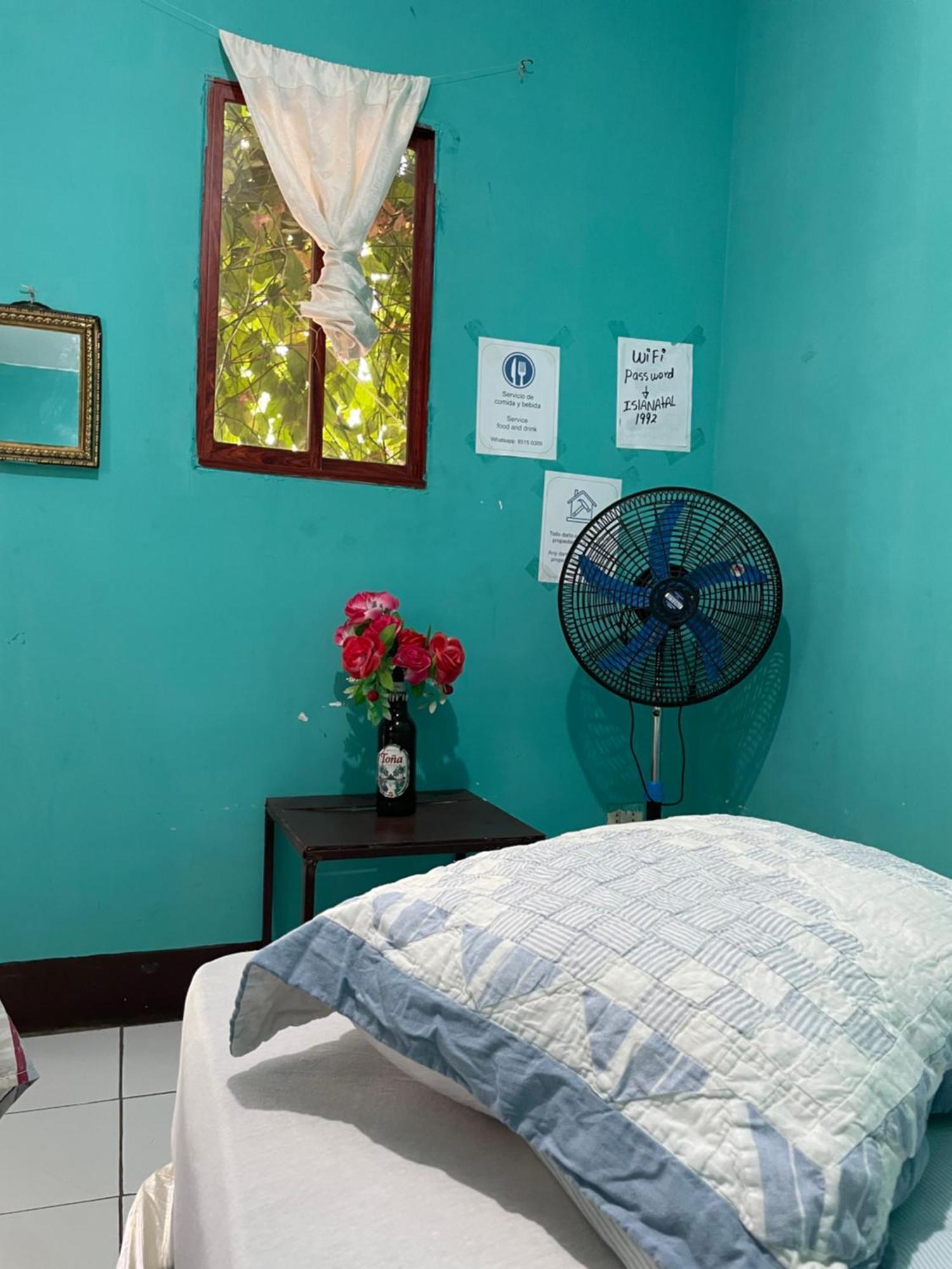 Hostal Isla Natal Мойогалпа Екстер'єр фото